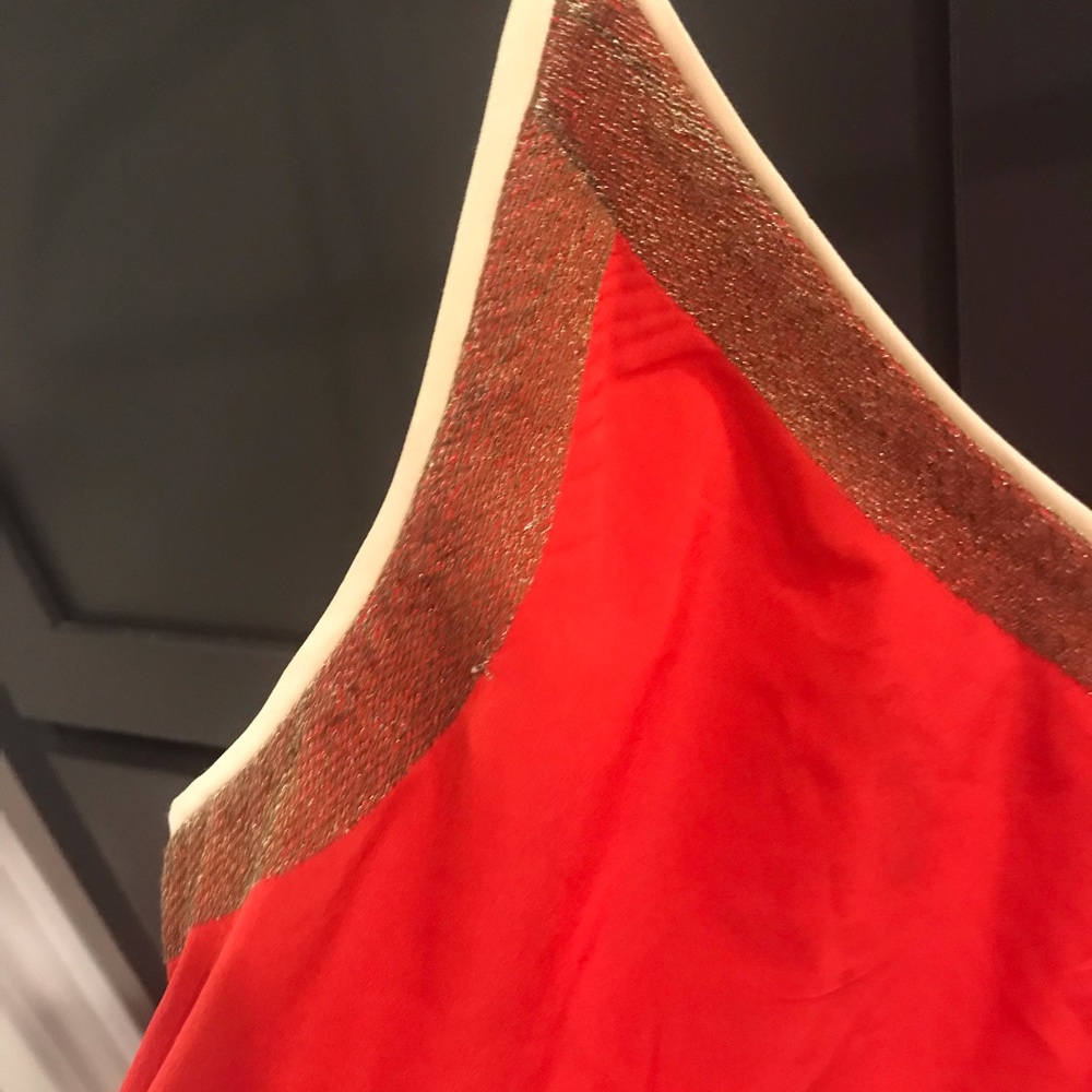 Red Tank - Picture 2 of 2